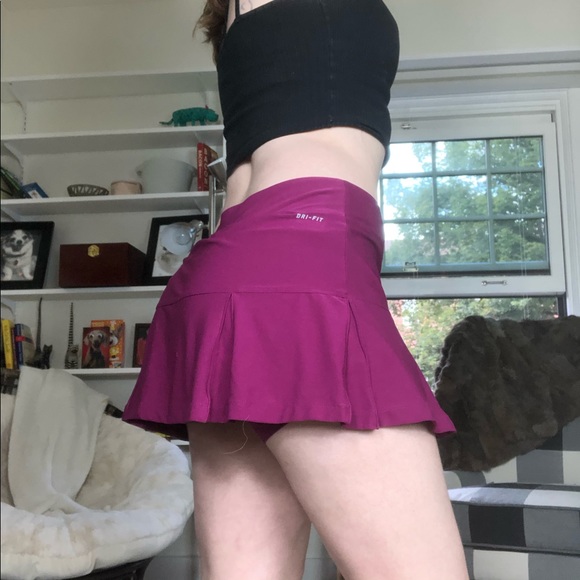 SOLD Nike Fuschia Tennis Skirt/Skort Size Large - Picture 5 of 7
